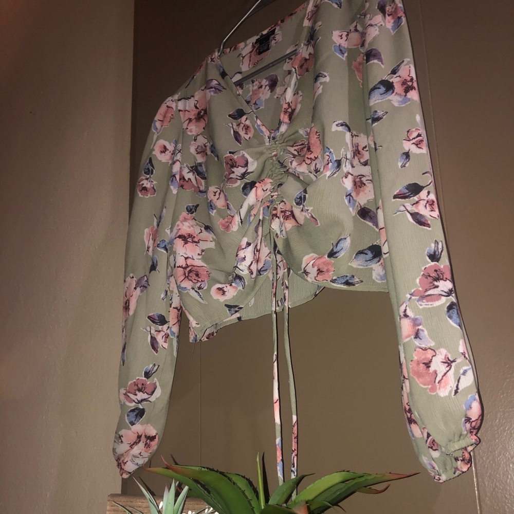 Floral Blouse - Picture 3 of 3